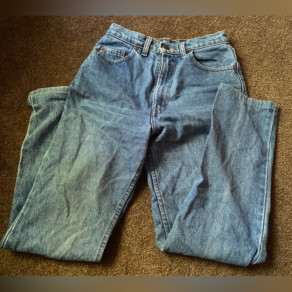 High waisted vintage jeans